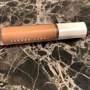 Fenty Beauty concealer 420